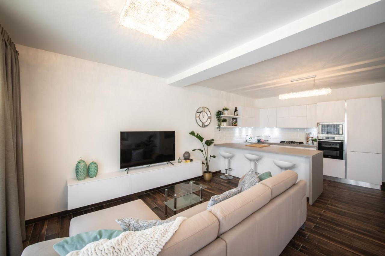 Electra Residence - Luxury Central Beachview Apartment Marsalforn Extérieur photo